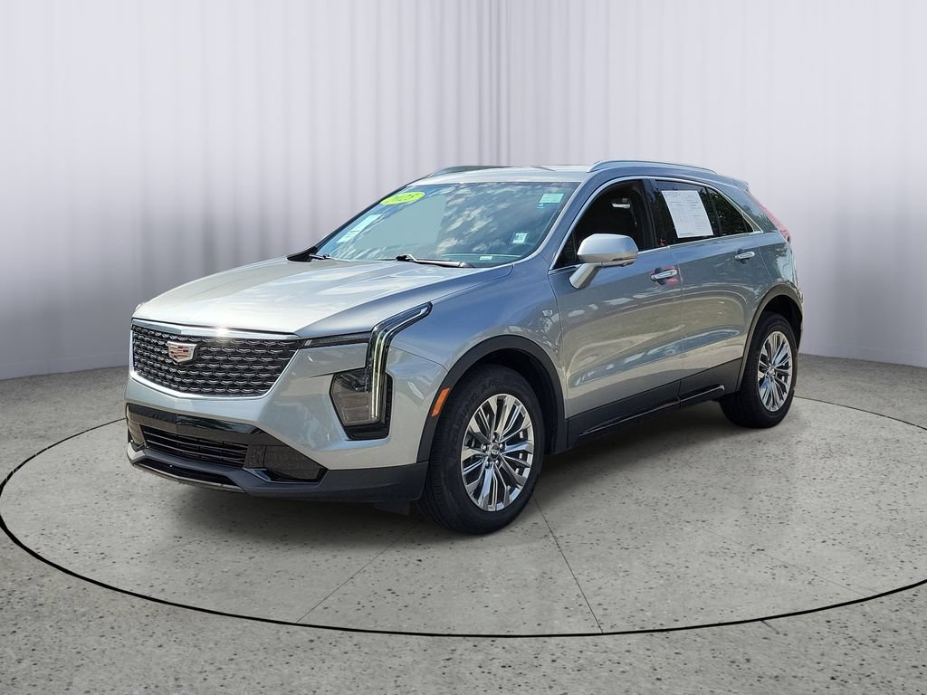 Used 2025 Cadillac XT4 Premium Luxury FWD image 9