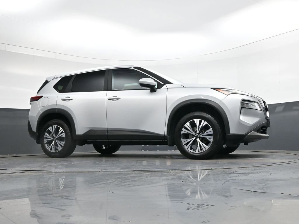 Used 2023 Nissan Rogue SV image 37