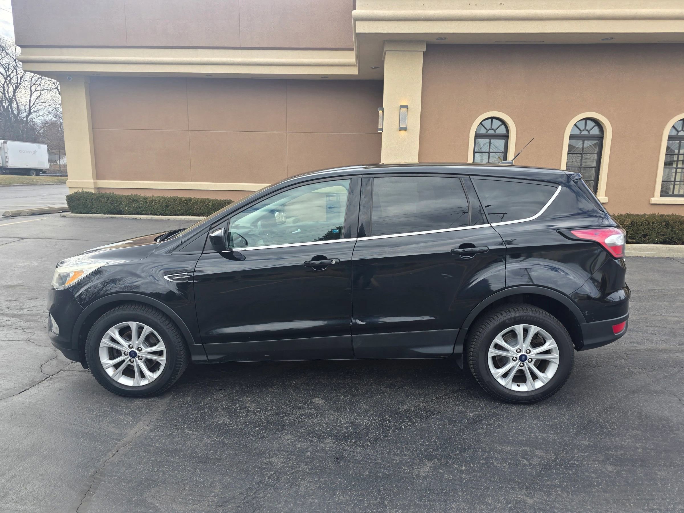Used 2017 Ford Escape SE image 12