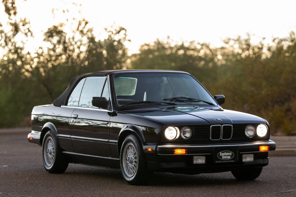 Used 1990 BMW 325i Convertible RWD image 33