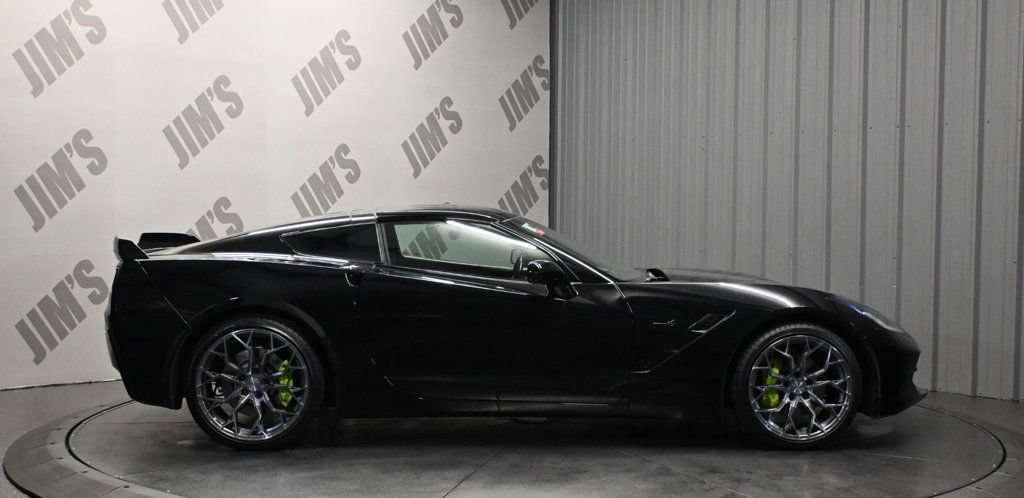 Used 2019 Chevrolet Corvette Stingray Coupe w/ Carbon Flash Badge Package RWD image 4