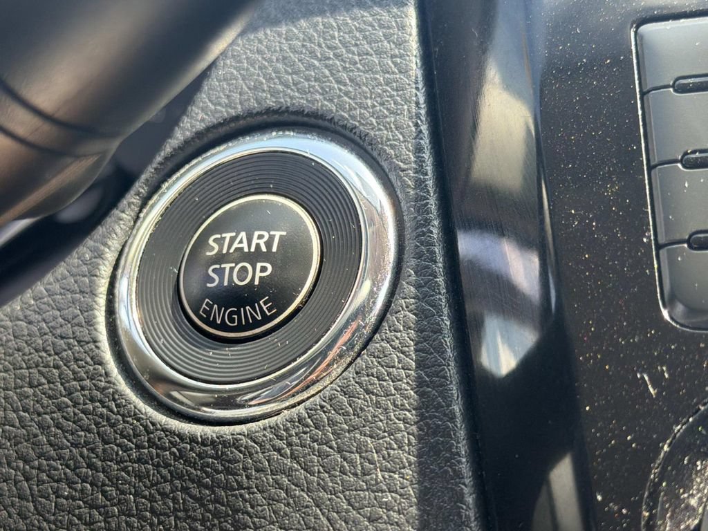 Used 2020 Nissan Rogue SV AWD/4WD image 8