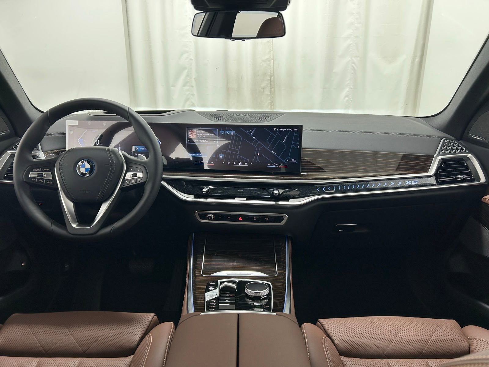 Used 2026 BMW X5 xDrive50e w/ Climate Comfort Package image 8