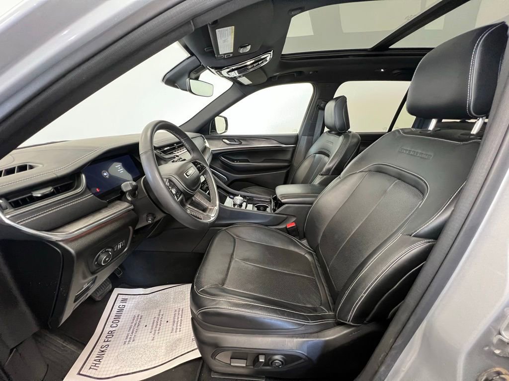Used 2024 Jeep Grand Cherokee Overland image 4
