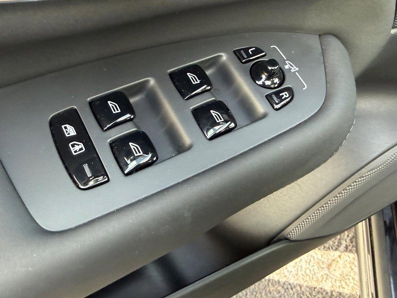 Certified 2025 Volvo XC90 B5 Plus image 15