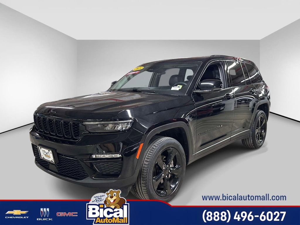 Used 2023 Jeep Grand Cherokee Limited w/ Black Appearance Package video 1