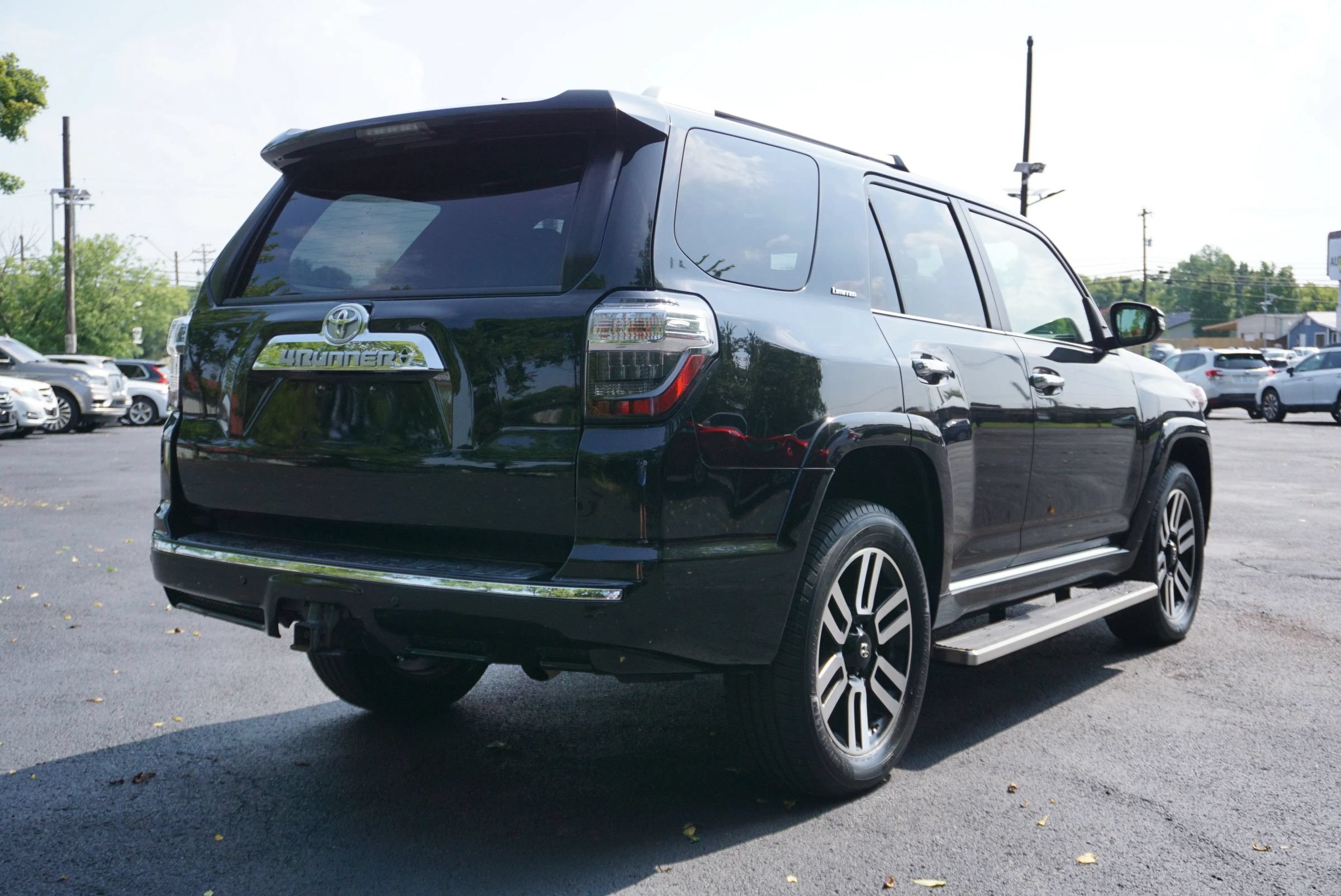 Used 2016 Toyota 4Runner Limited AWD/4WD image 5