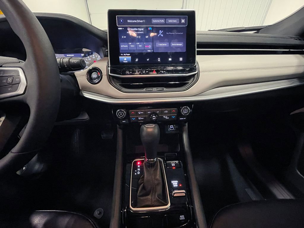 Used 2024 Jeep Compass Limited image 29