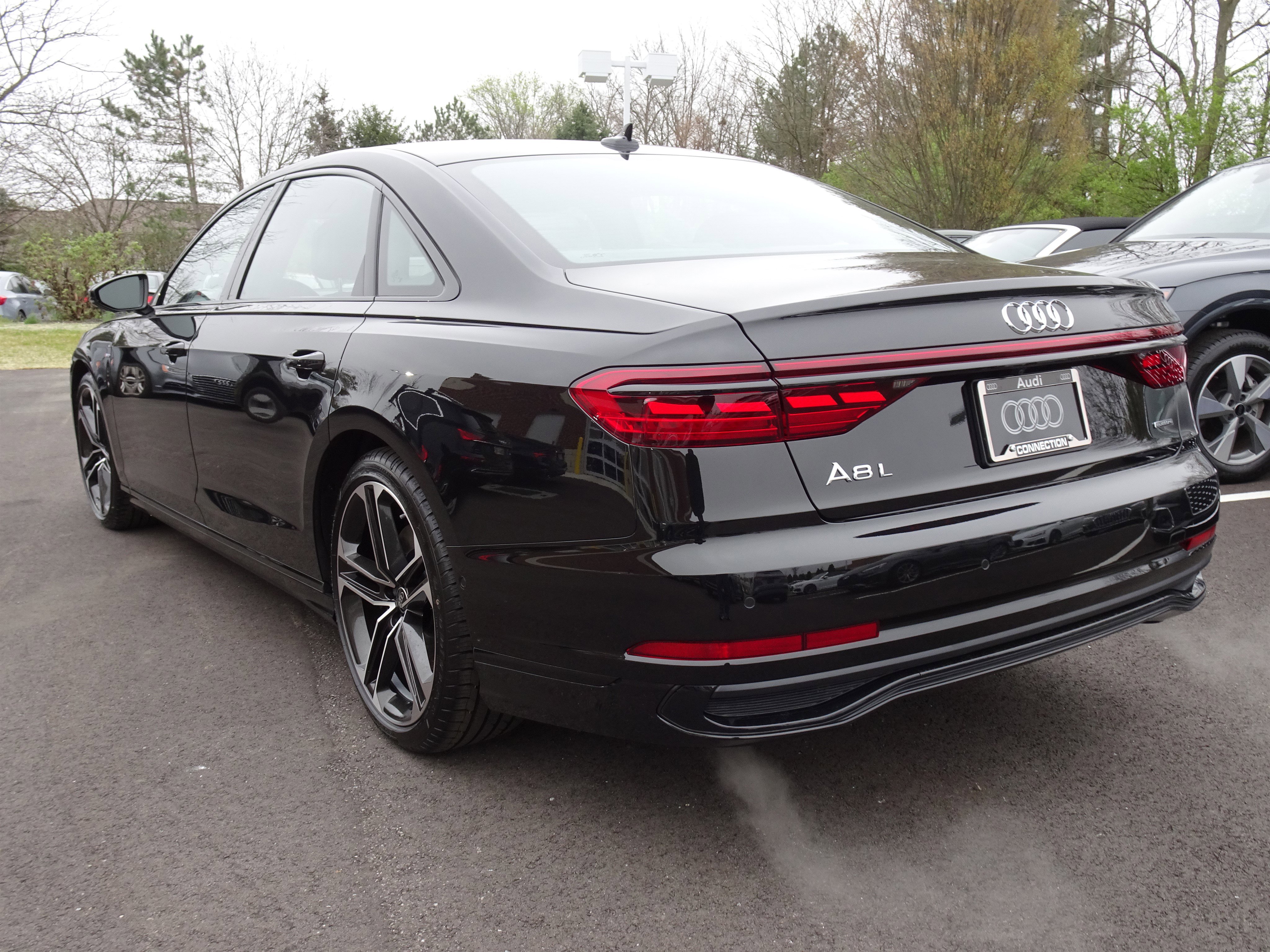 New 2025 Audi A8 L 3.0T image 3