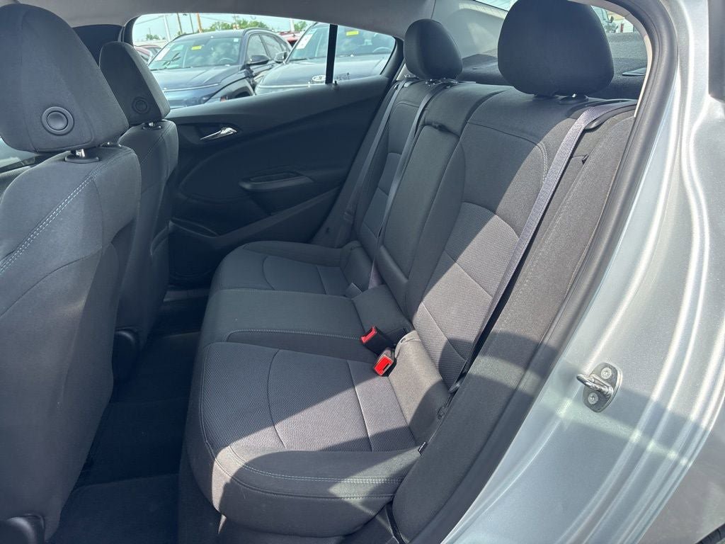 Used 2017 Chevrolet Cruze LT w/ Convenience Package FWD image 29