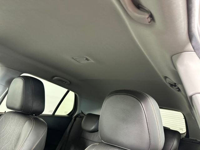 Used 2022 Chevrolet Trax LT w/ LT Convenience Package image 12