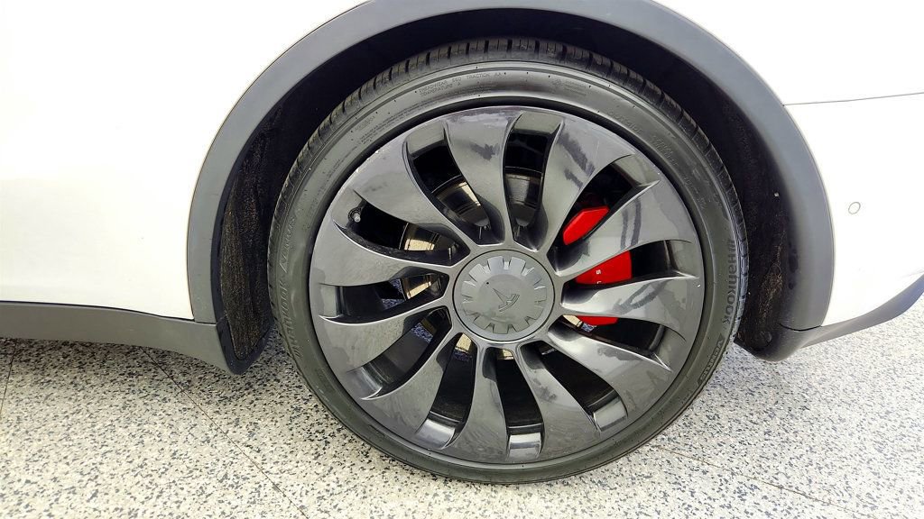 Used 2022 Tesla Model Y Performance image 9