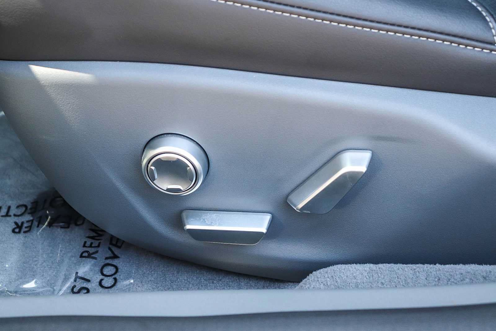 Used 2025 Lucid Air Pure RWD image 22
