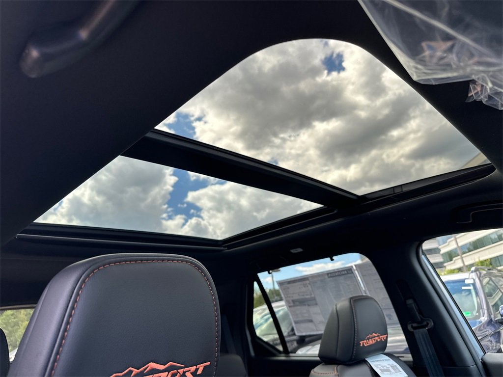 New 2025 Honda Pilot TrailSport image 12