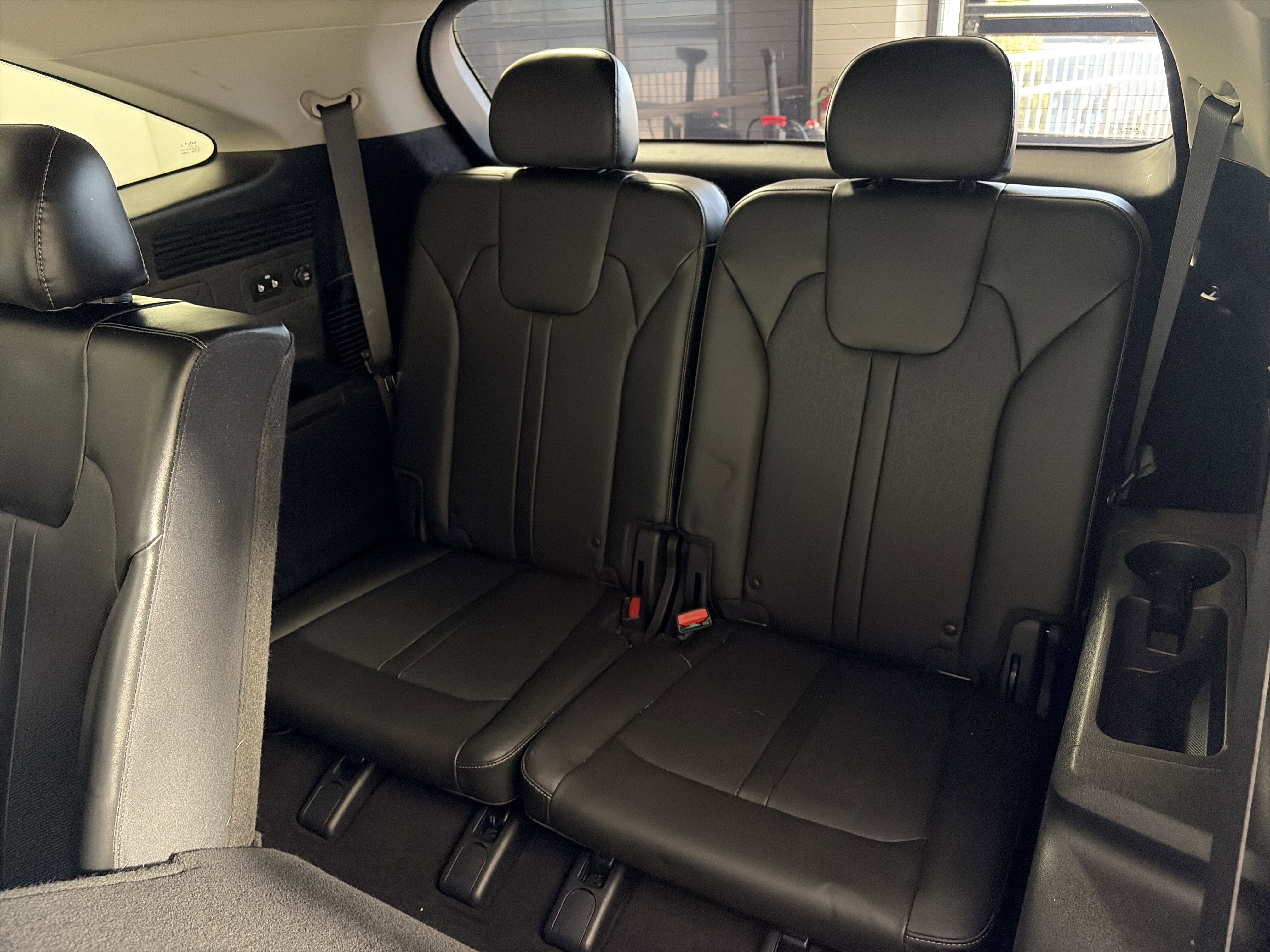 Certified 2022 Kia Sorento S w/ Panoramic Sunroof Package image 8