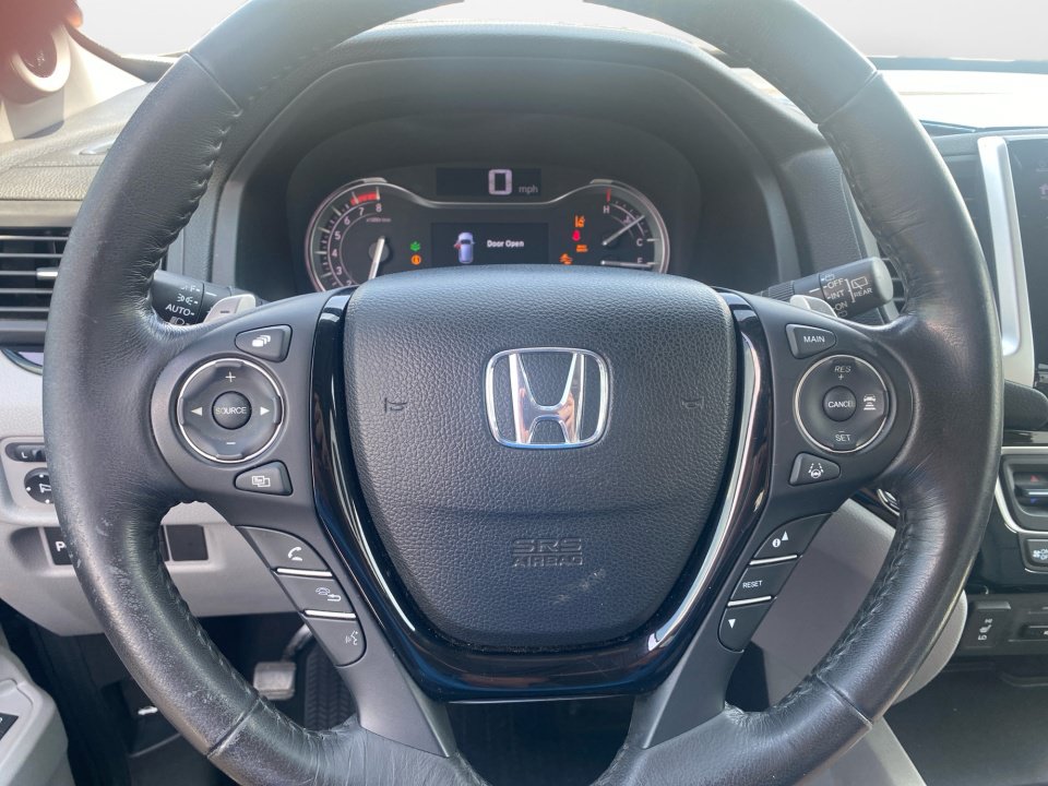 Used 2017 Honda Pilot Touring image 13