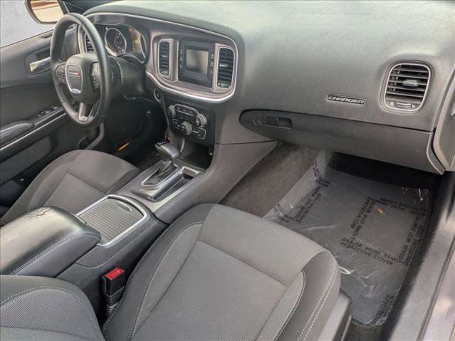 Used 2015 Dodge Charger SE w/ Sport Appearance Group image 21