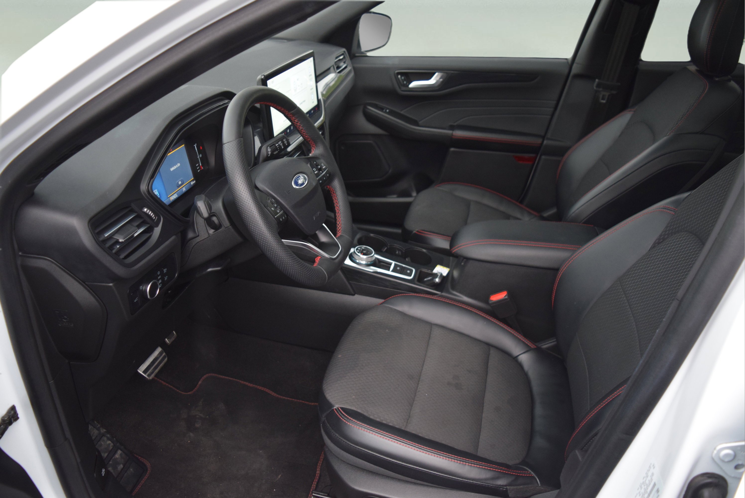 Used 2023 Ford Escape ST-Line w/ Tech Pack #1 image 11