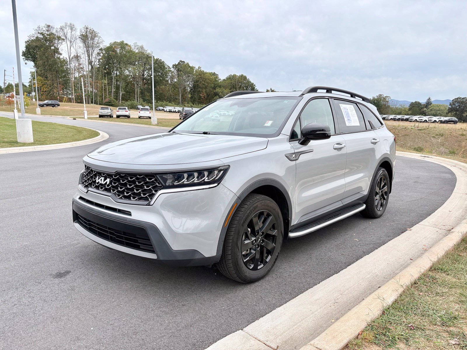 Used 2022 Kia Sorento S AWD/4WD image 3