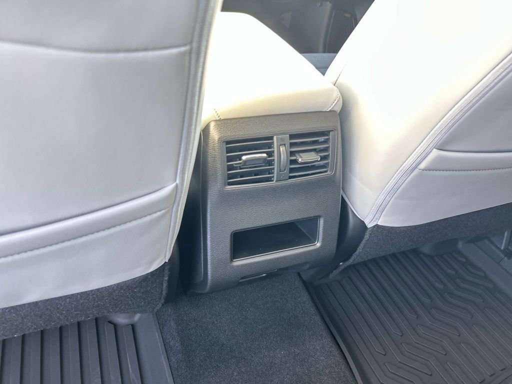 New 2026 Mitsubishi Outlander SE FWD image 18