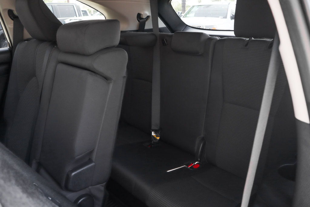 Used 2021 Toyota Highlander L FWD image 44