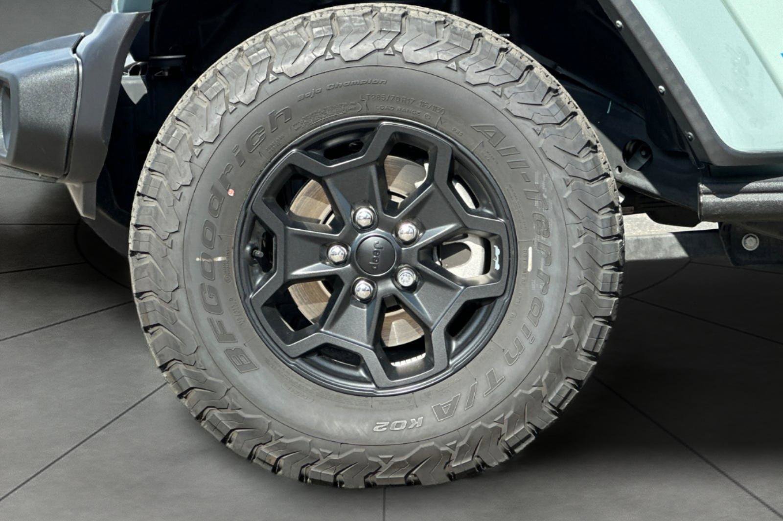 Used 2023 Jeep Wrangler Unlimited Rubicon 4xe image 32