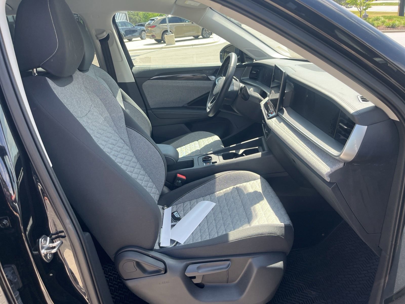 Certified 2025 Volkswagen Tiguan S FWD image 34