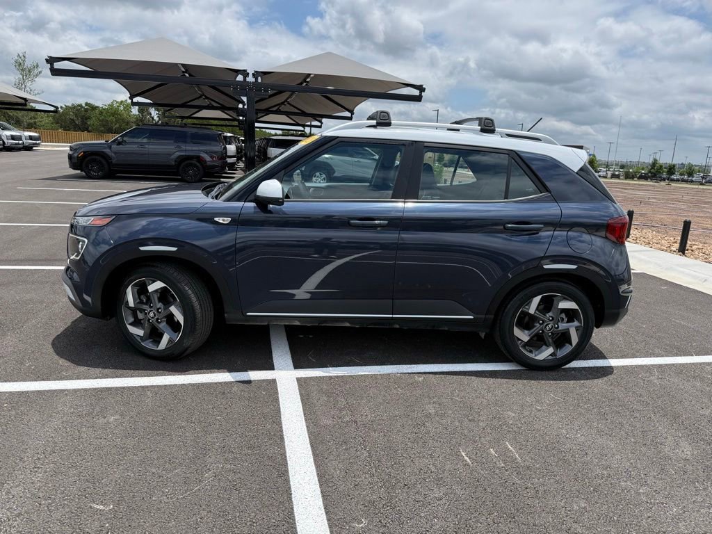Certified 2023 Hyundai Venue Limited FWD image 8