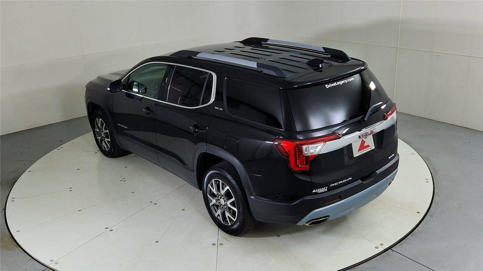 Used 2023 GMC Acadia SLE w/ Driver Convenience Package image 43