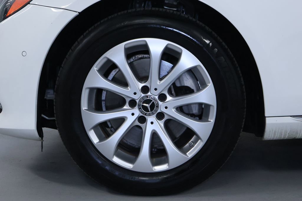 Used 2018 Mercedes-Benz E 300 4MATIC w/ Premium 1 Package image 35