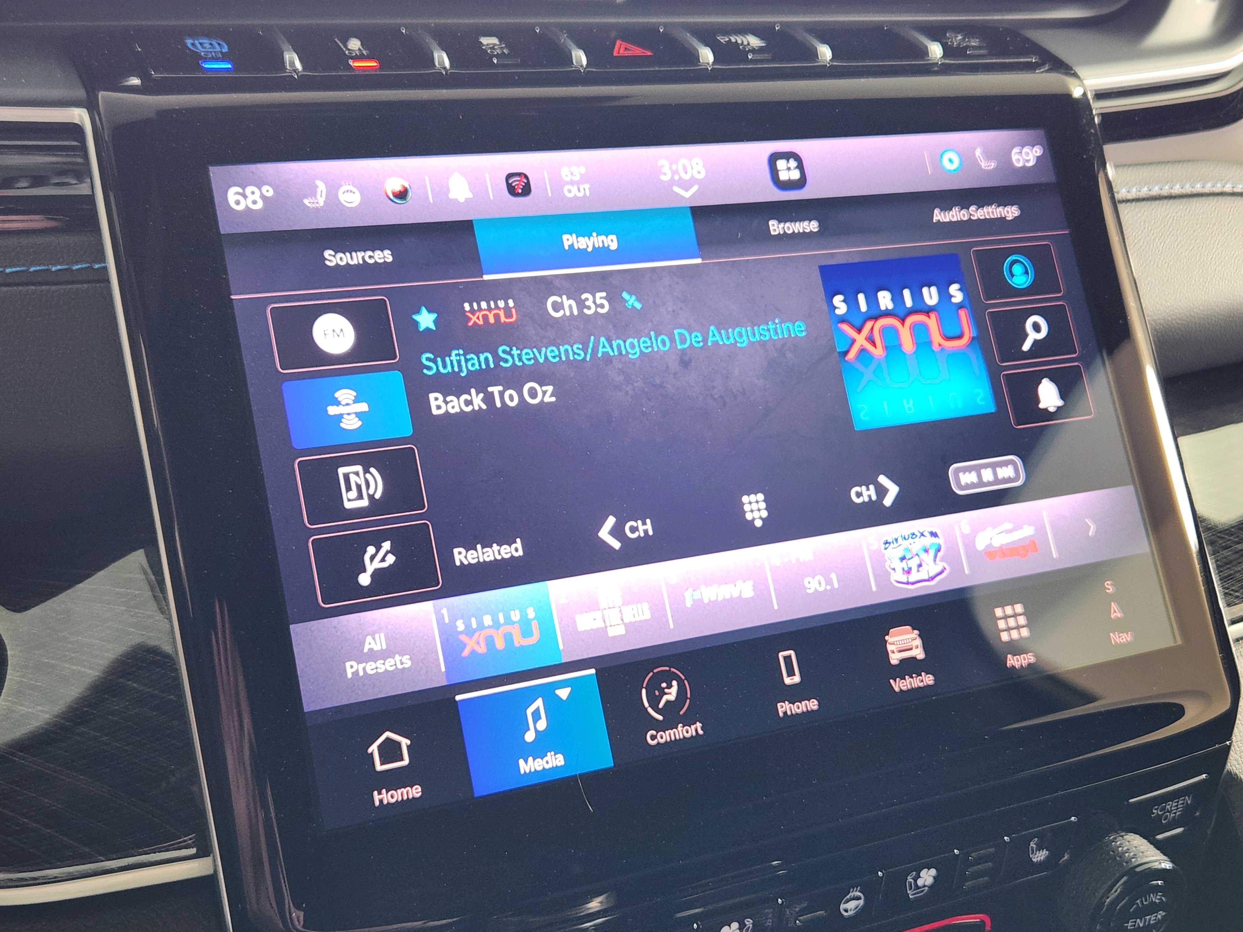 Used 2025 Jeep Grand Cherokee Trailhawk w/ Advanced Protech Group II image 21