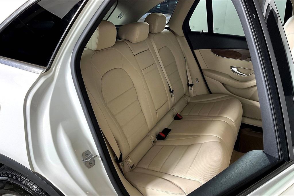 Used 2018 Mercedes-Benz GLC 300 4MATIC image 26