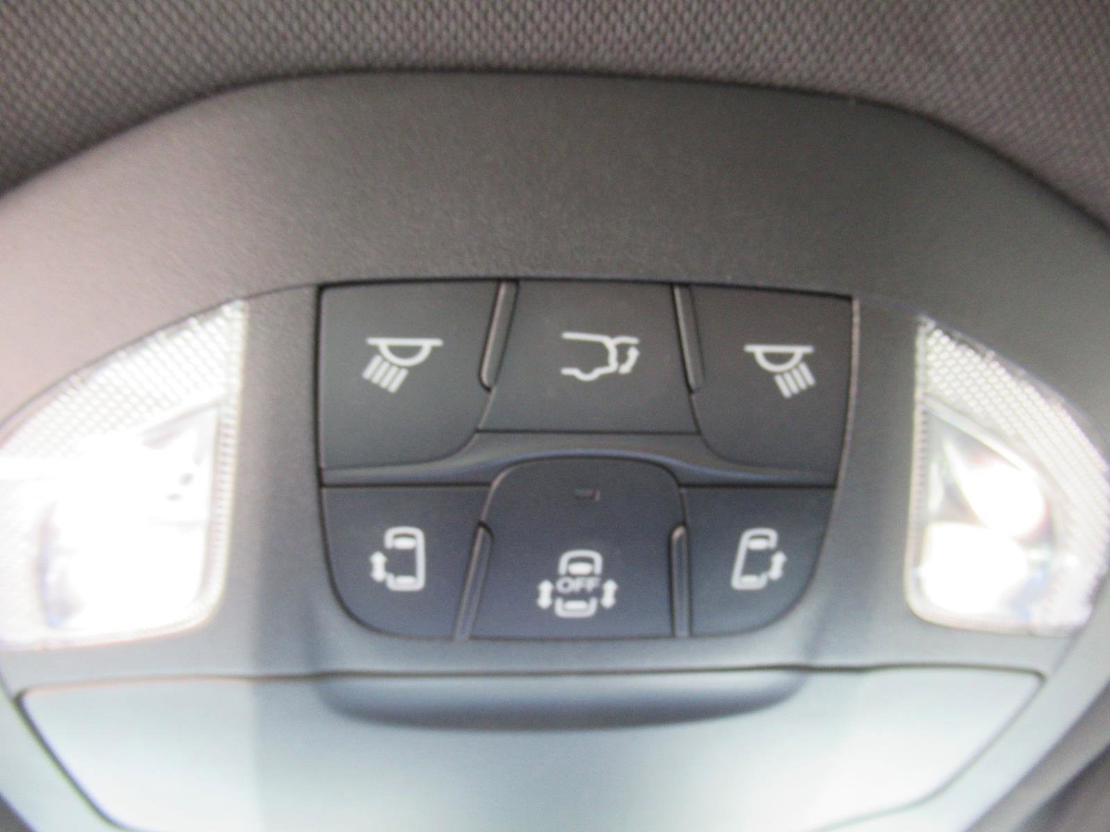 Used 2025 Chrysler Pacifica Select FWD image 25