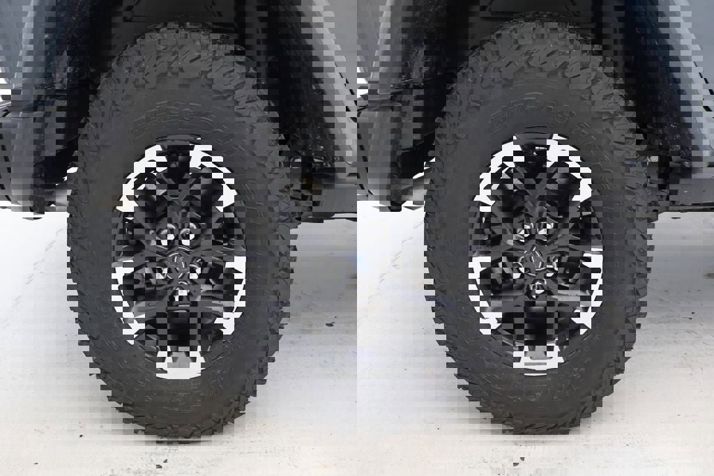 Used 2024 Jeep Wrangler Unlimited Rubicon 4xe image 9