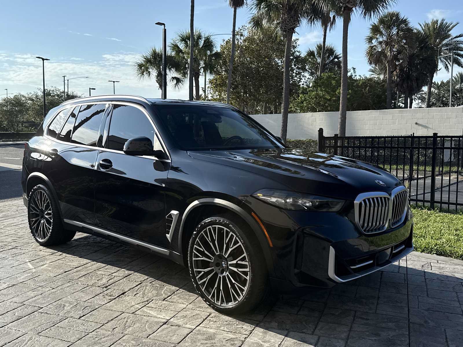 Used 2024 BMW X5 xDrive40i AWD/4WD image 2
