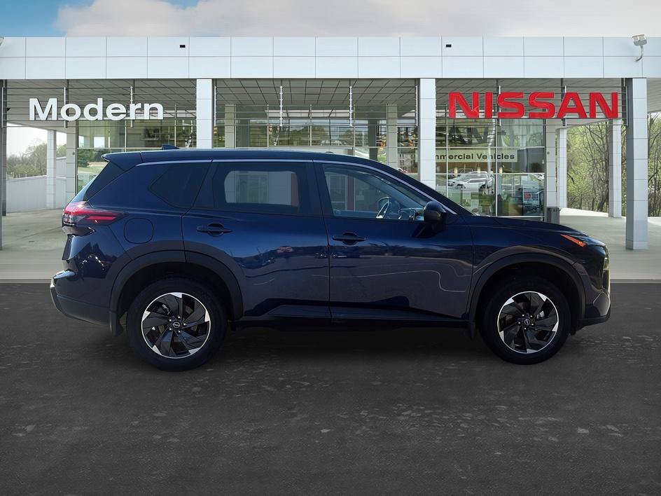 Certified 2025 Nissan Rogue SV AWD/4WD image 6