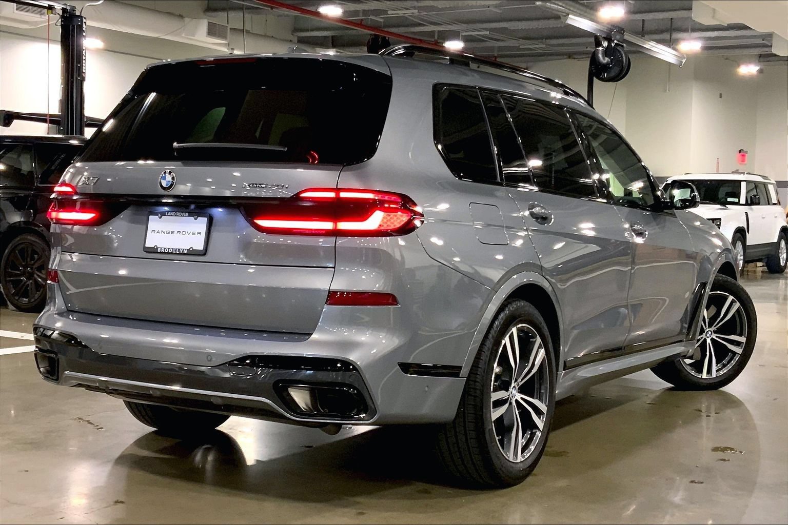 Used 2026 BMW X7 xDrive40i w/ M Sport Package AWD/4WD image 12