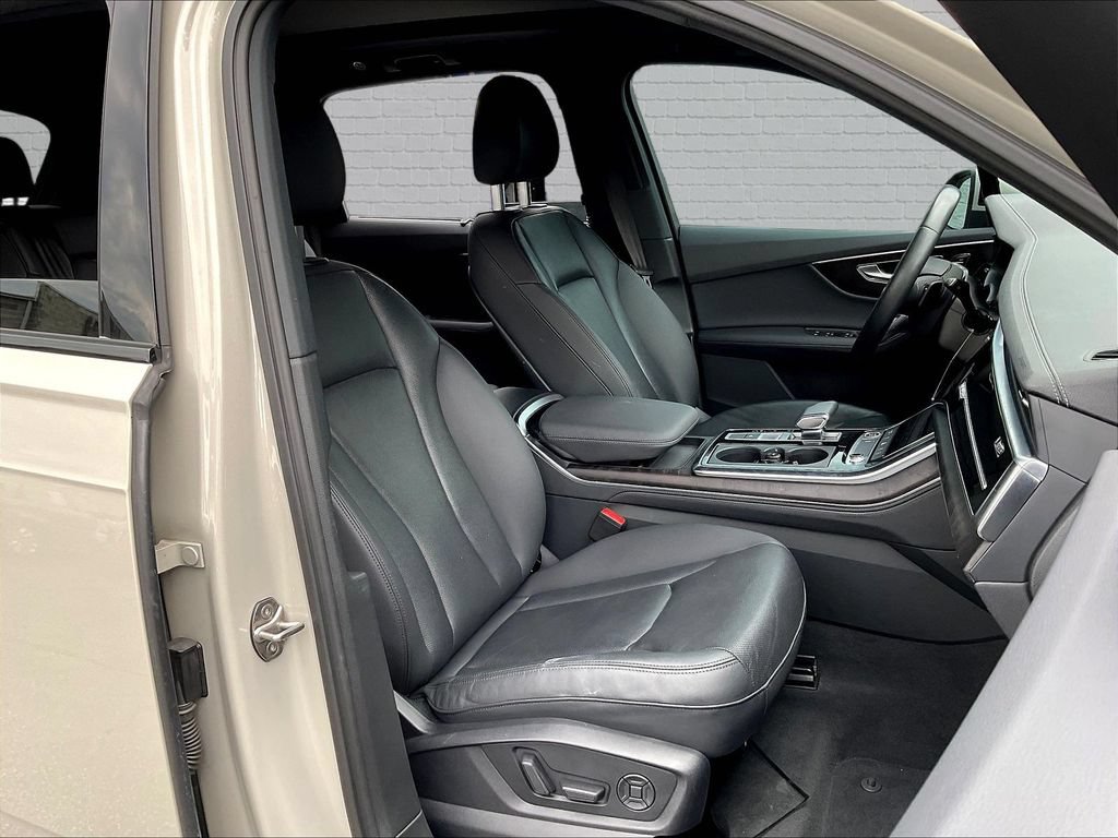 Used 2023 Audi Q7 3.0T Premium Plus w/ Premium Plus Package AWD/4WD image 27