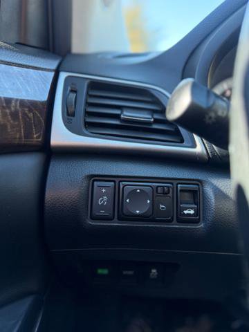 Used 2014 Nissan Sentra SL w/ Premium Package image 18