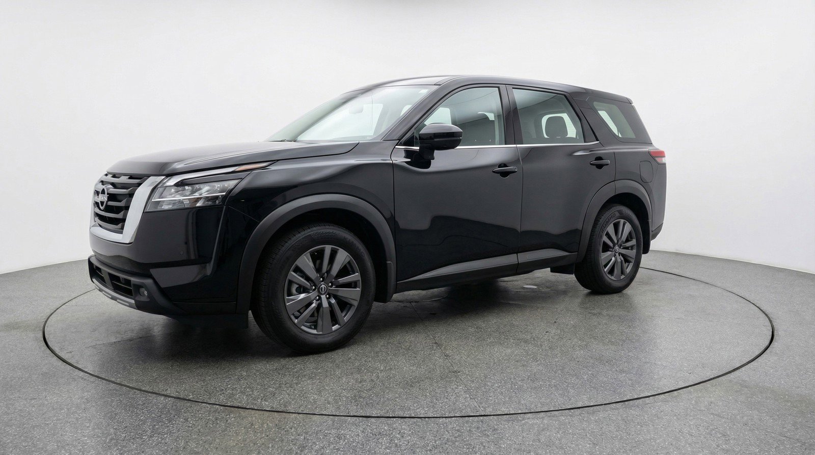 Used 2025 Nissan Pathfinder SV image 3