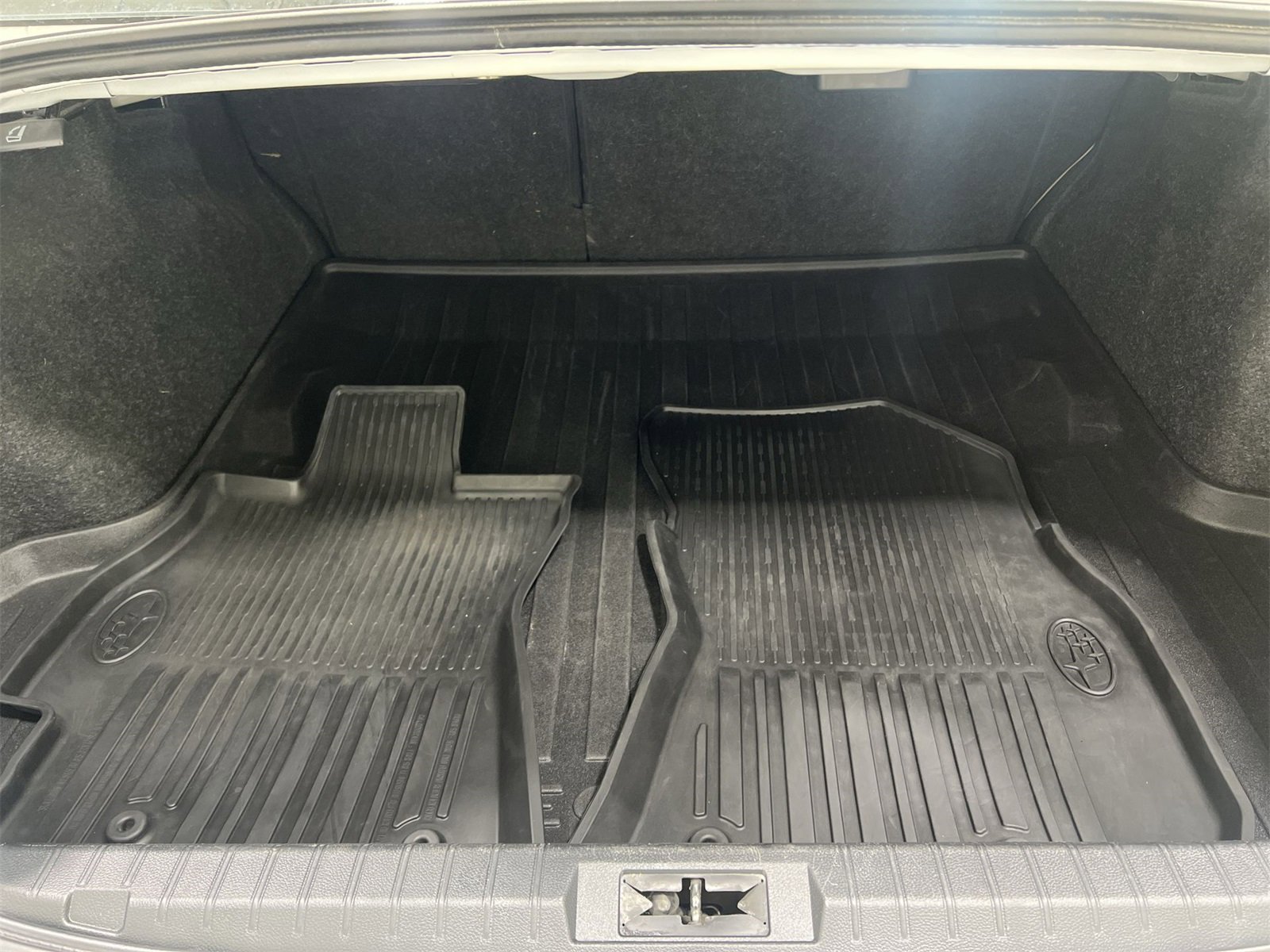 Used 2018 Subaru Legacy 3.6R Limited image 24