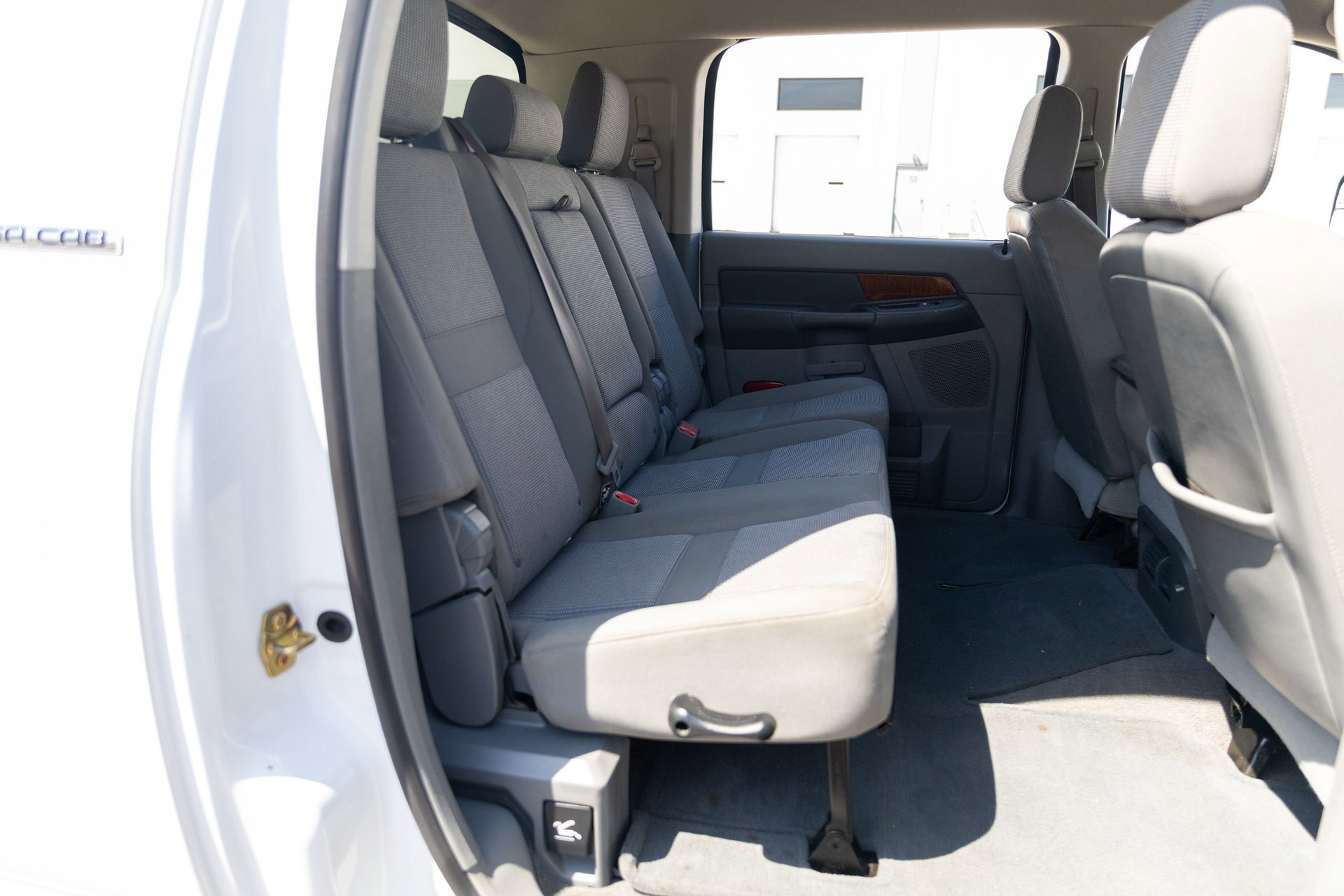 Used 2006 Dodge Ram 2500 Truck SLT w/ Light Group image 36