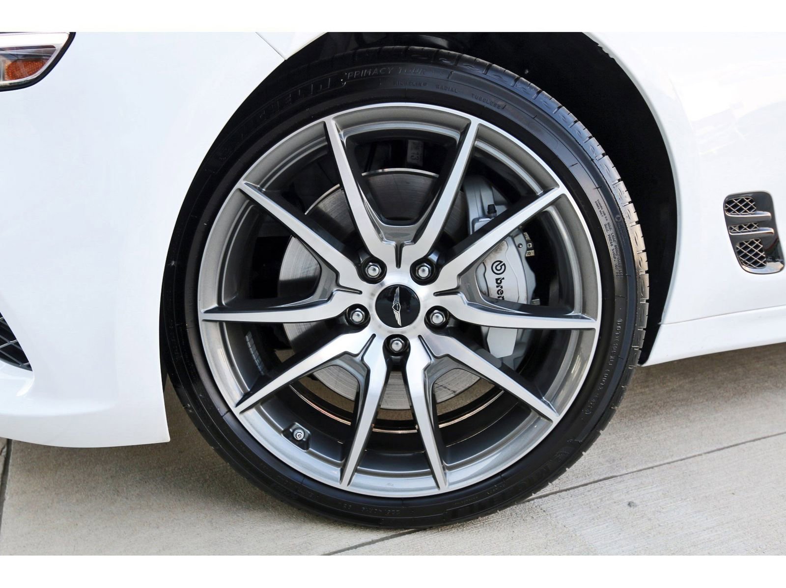 Used 2026 Genesis G70 2.5T image 30