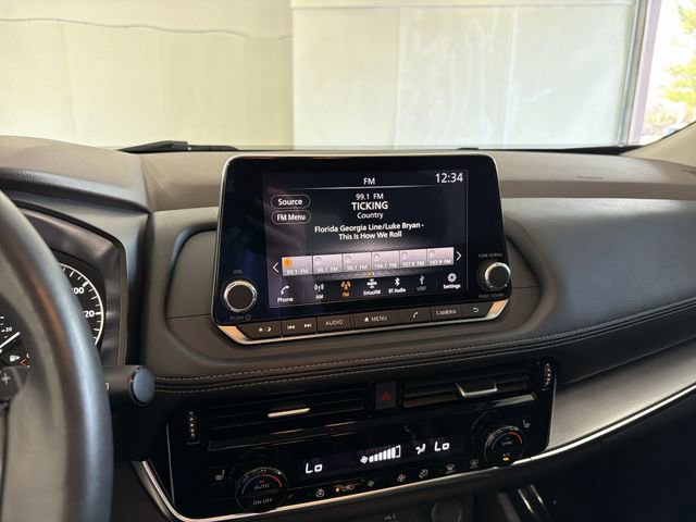 Used 2022 Nissan Rogue SV w/ SV Premium Package image 26