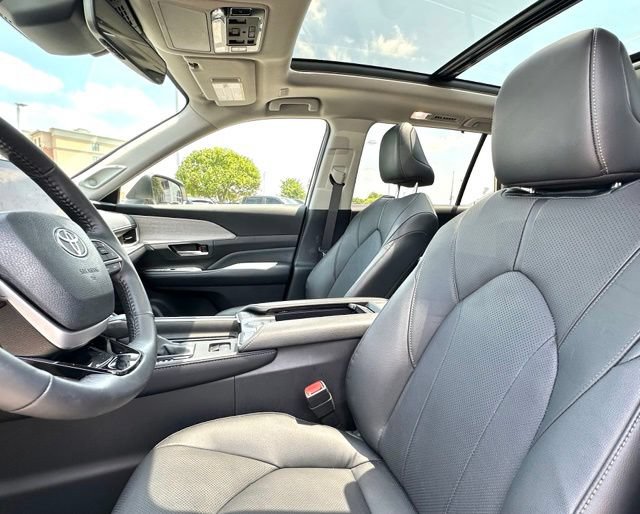 Used 2024 Toyota Grand Highlander AWD Hybrid image 31