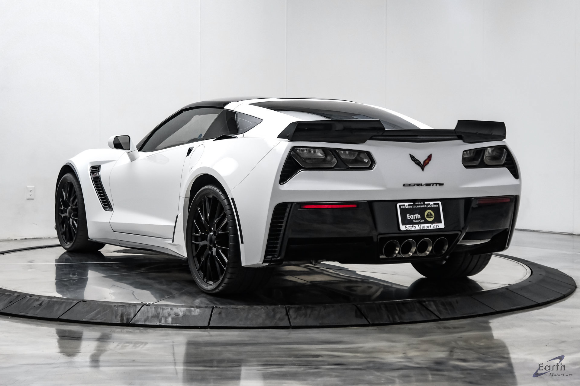 Used 2016 Chevrolet Corvette Z06 w/ 2LZ Preferred Equipment Group RWD image 13