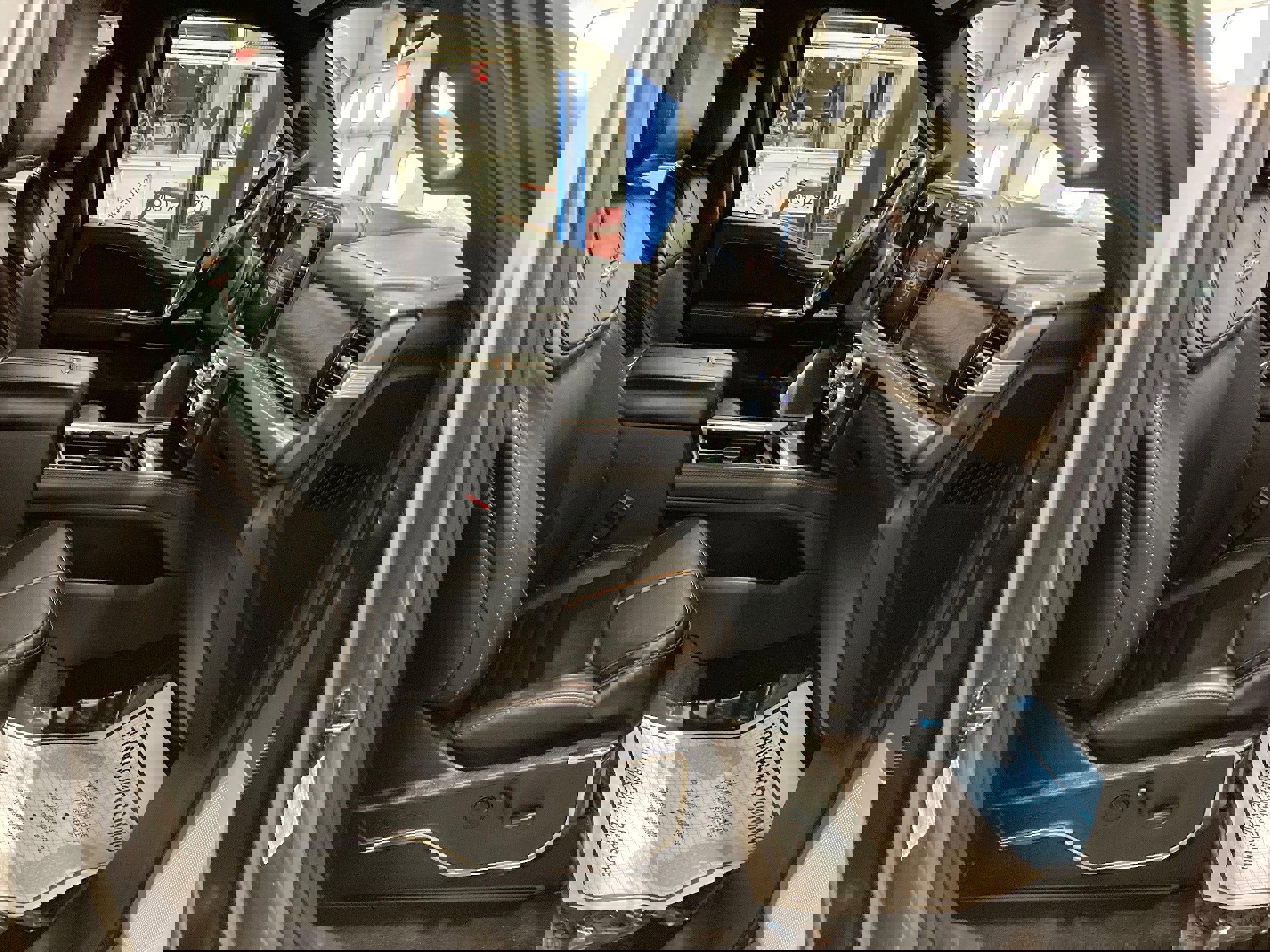 Used 2023 Ford F350 Platinum AWD/4WD image 4