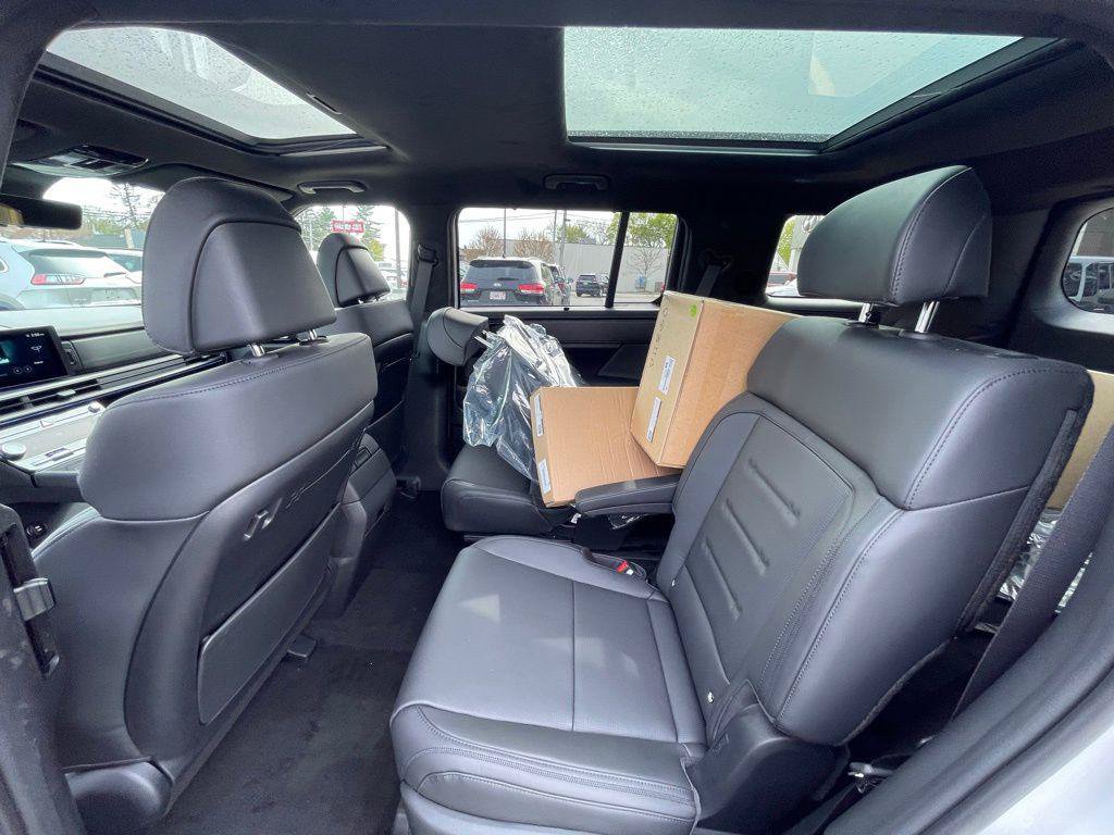 New 2025 Hyundai Santa Fe Calligraphy FWD image 14