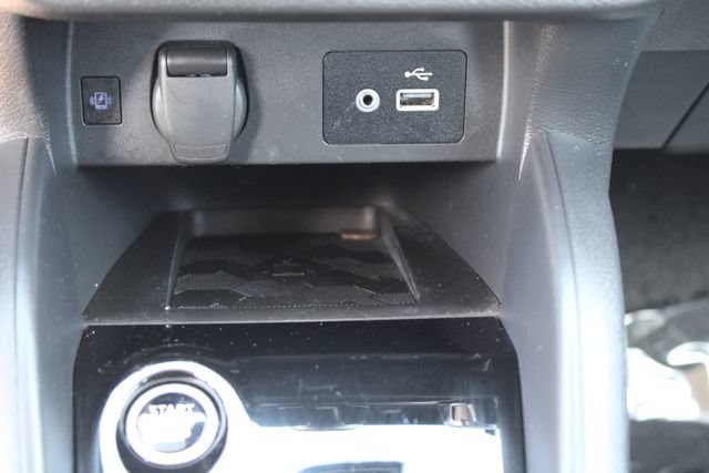 Used 2024 Nissan Versa SV FWD image 27
