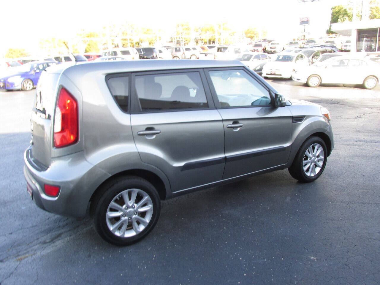 Used 2013 Kia Soul + w/ Audio Pkg FWD image 50